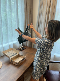 Customer picture: unboxing the green Tigers Eye bra.